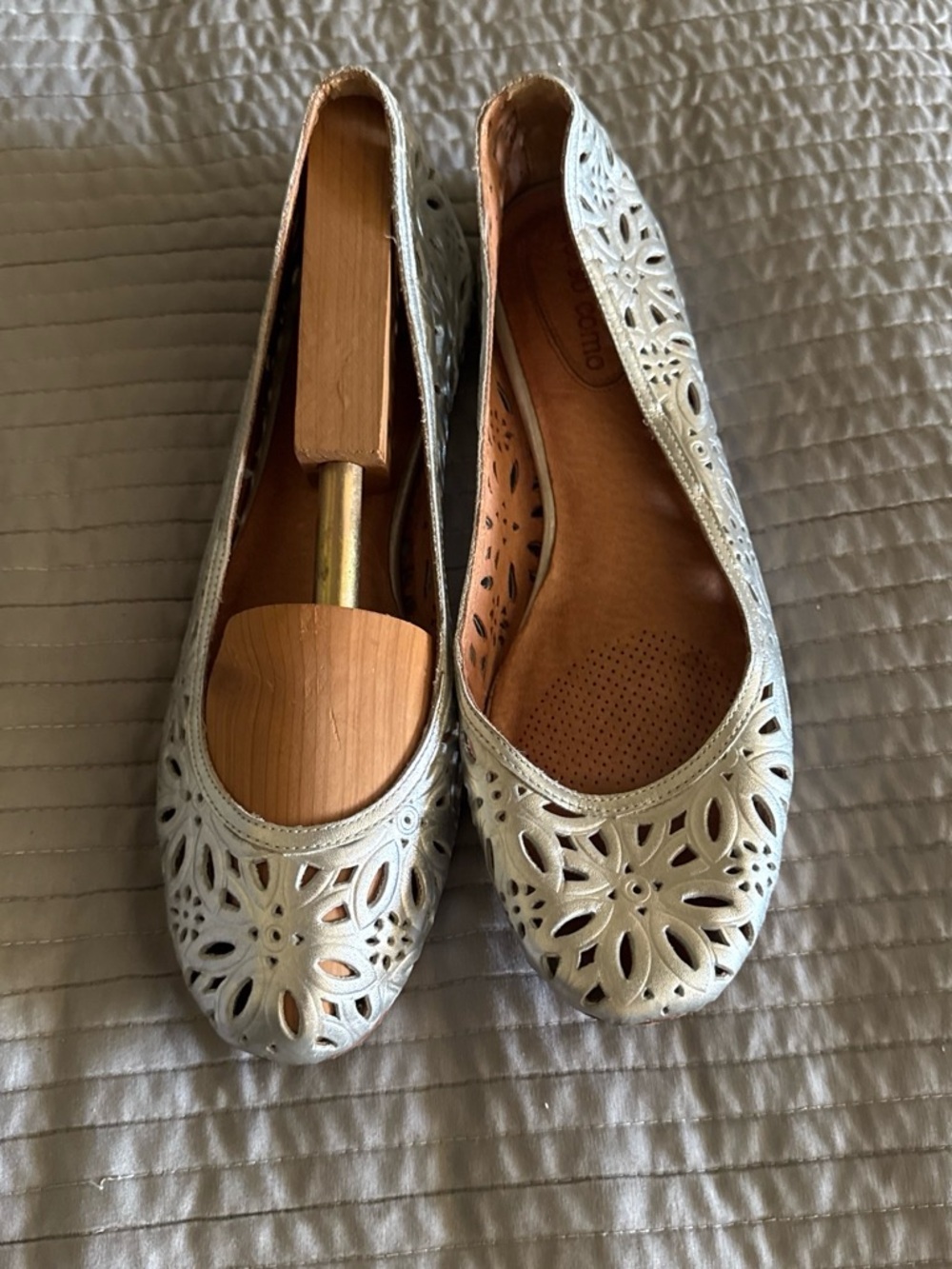 Corso como Women's Silver Laser-Cut Ballet Flats
